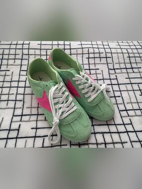 Mila Paoli Made in Italy Mint Green Pink Leather Sneakers Size 8 WOMENS -NEW